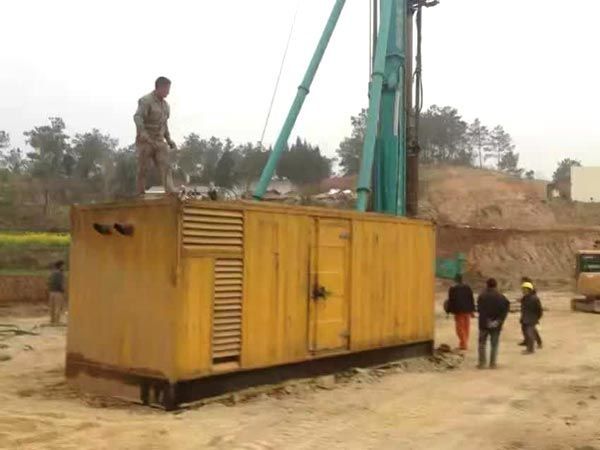 后湖管理区如何判断水冷式机油散热器密封件是否需要更换？